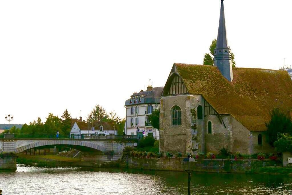 Photo of Others in Sens