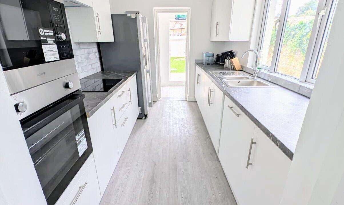 Photo of Others in Wainscot