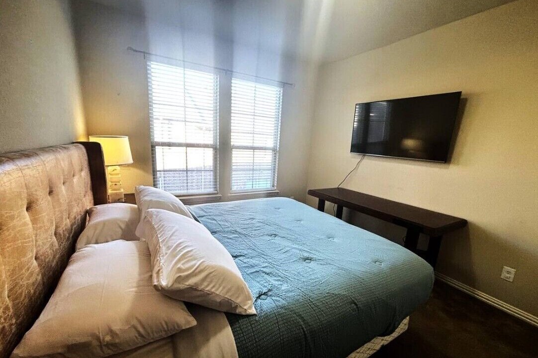 Photo of Bedroom in Lewisville