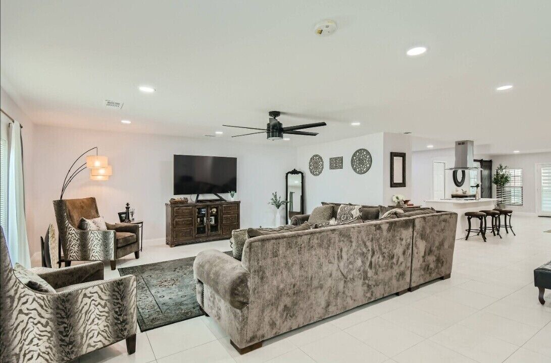 Photo of Livingroom in Original Town