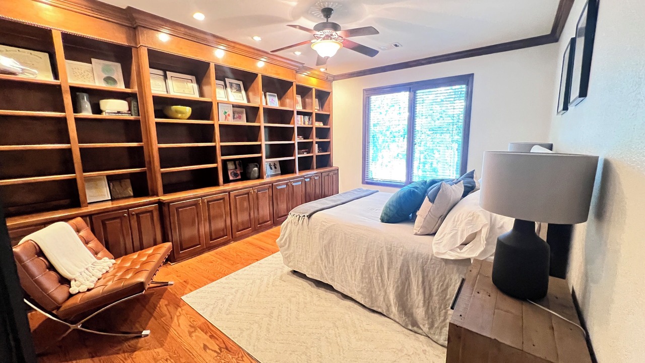 Photo of Bedroom in Mid America