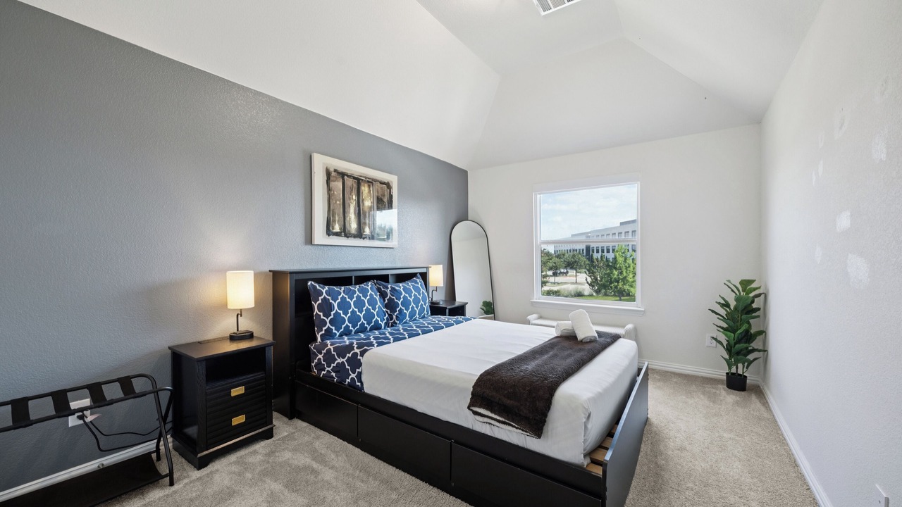 Photo of Bedroom in Farmers Branch