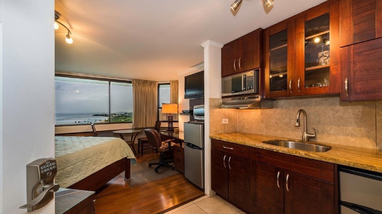 Photo of Bedroom in Waikiki