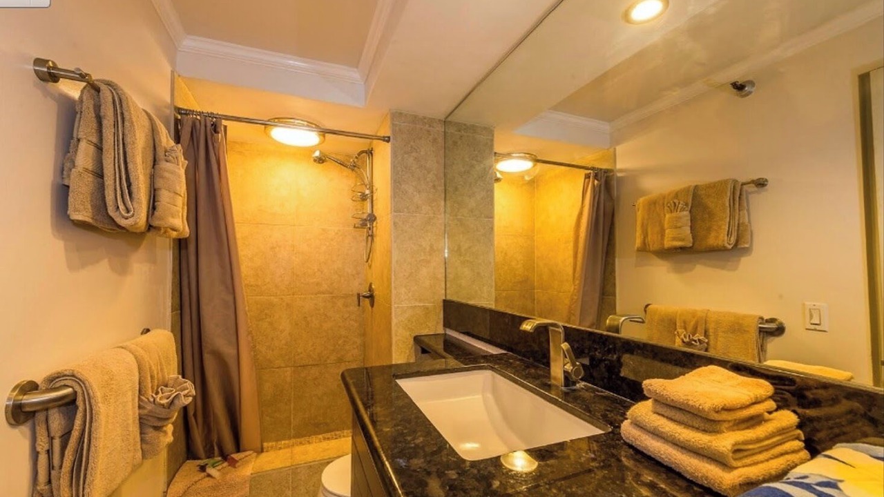 Photo of Bathroom in Waikiki