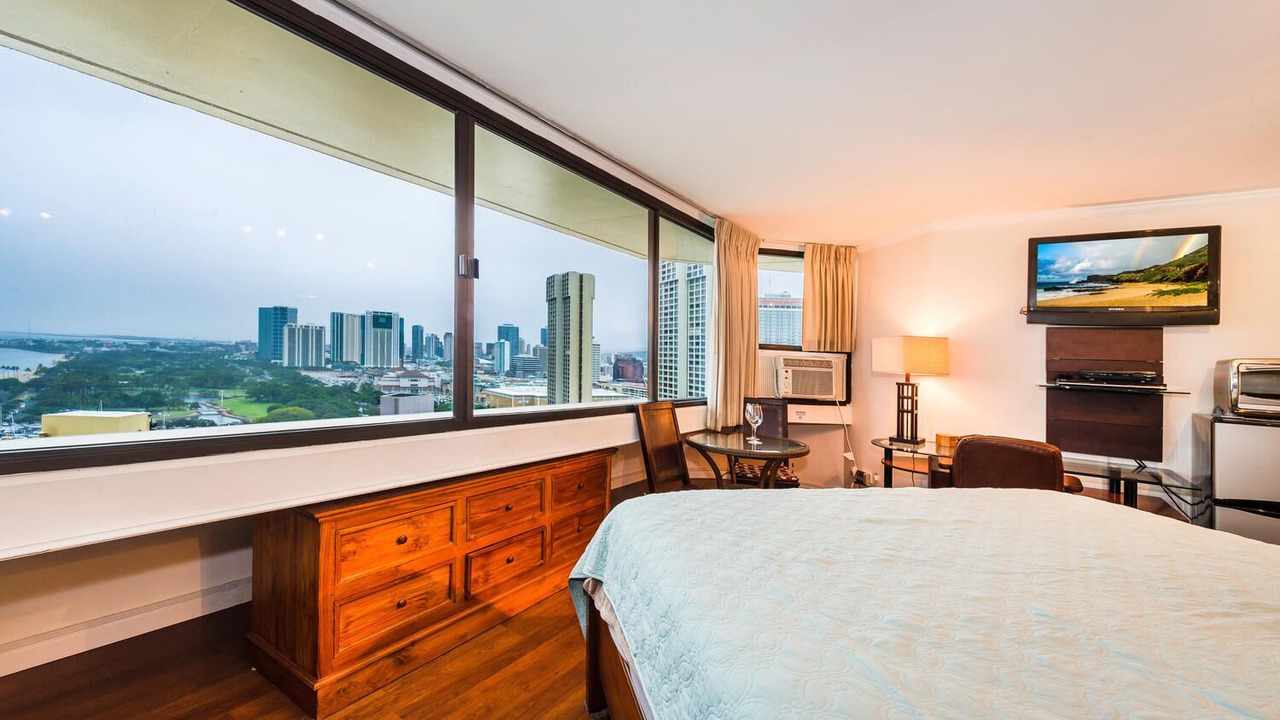 Photo of Bedroom in Waikiki
