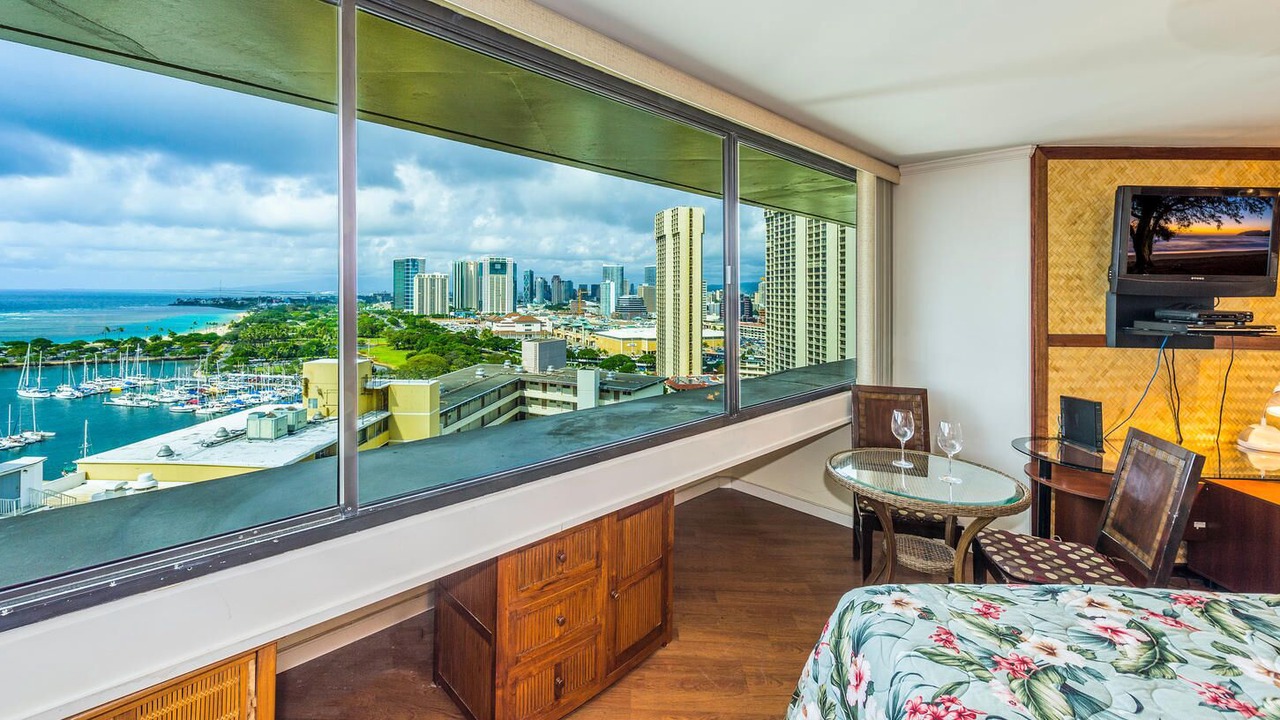 Photo of Bedroom in Waikiki