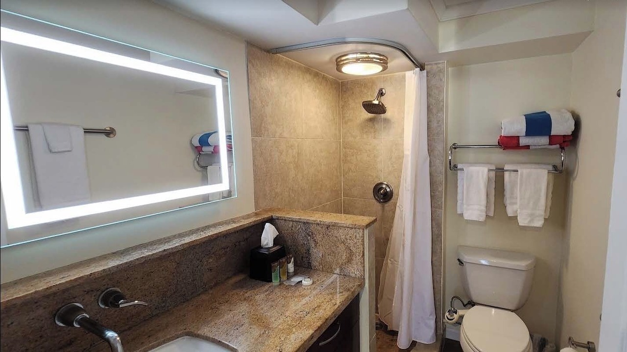 Photo of Bathroom in Waikiki