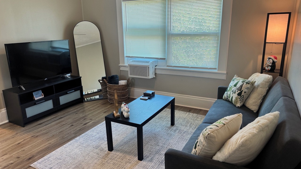 Photo of Livingroom in Historic District