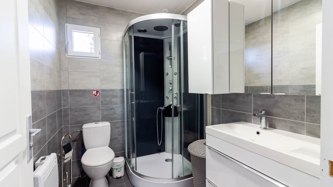 Photo of Bathroom in Thenon