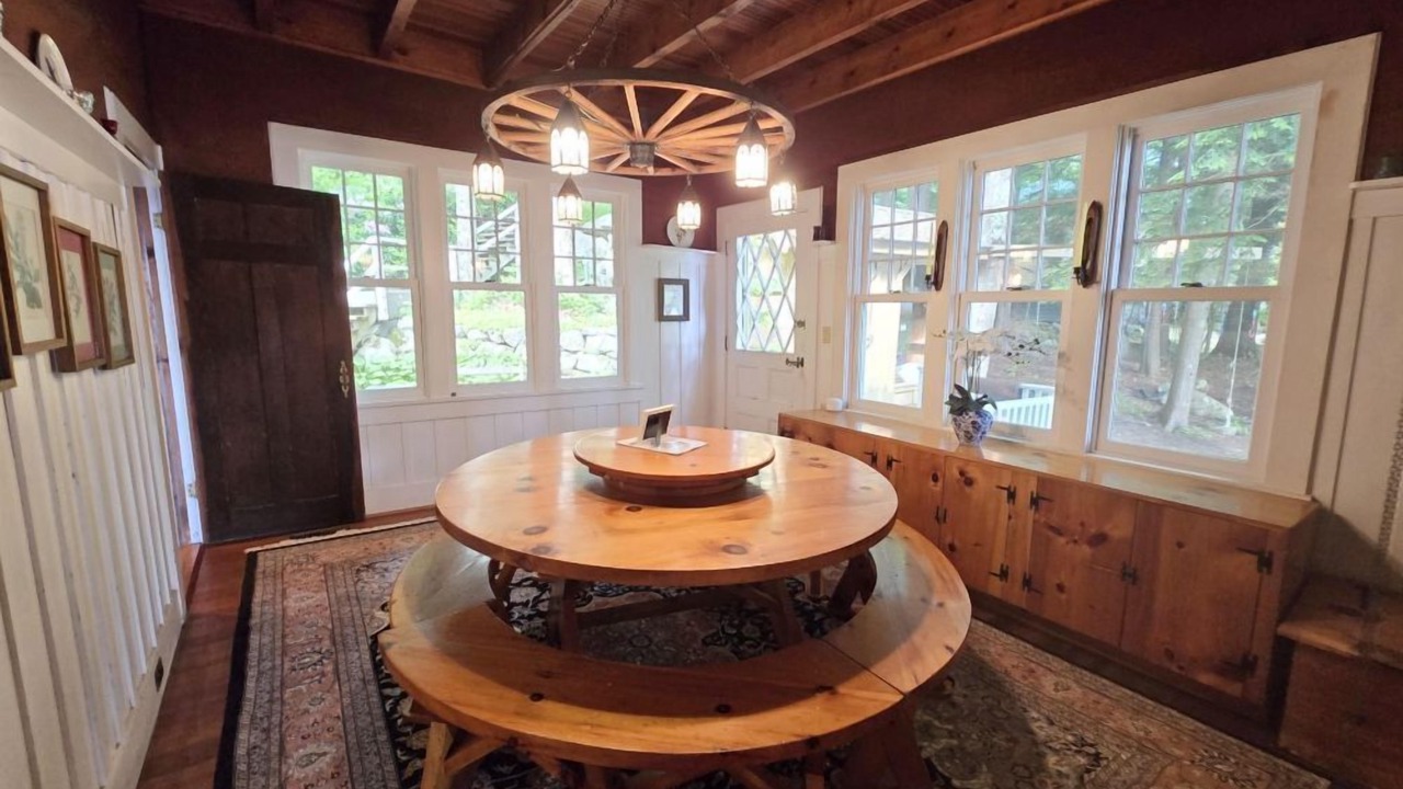 Photo of Livingroom in Sunapee