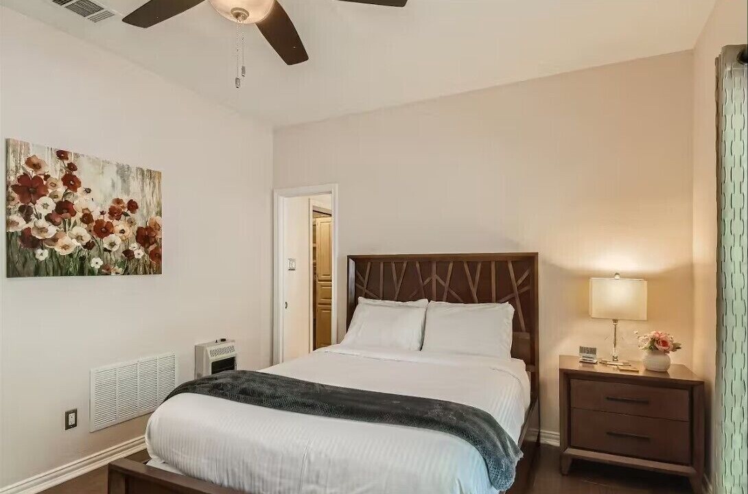 Photo of Bedroom in Oak Lawn