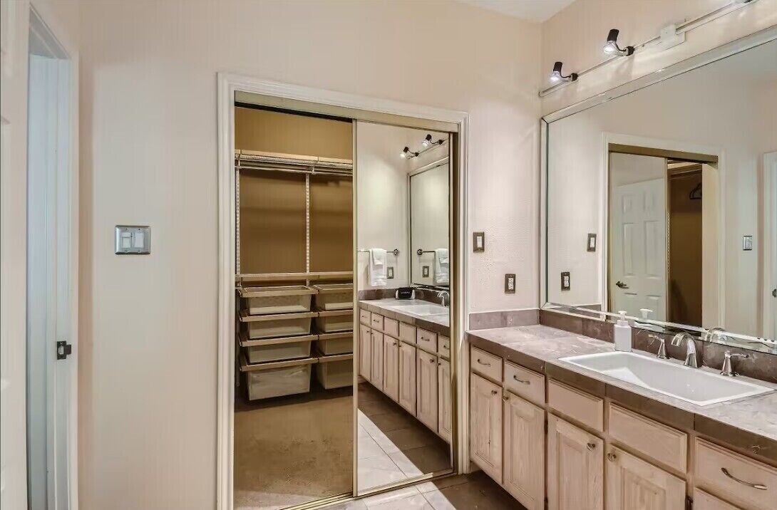 Photo of Bathroom in Oak Lawn