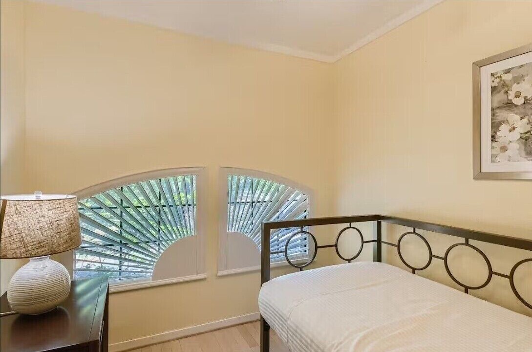 Photo of Bedroom in Oak Lawn