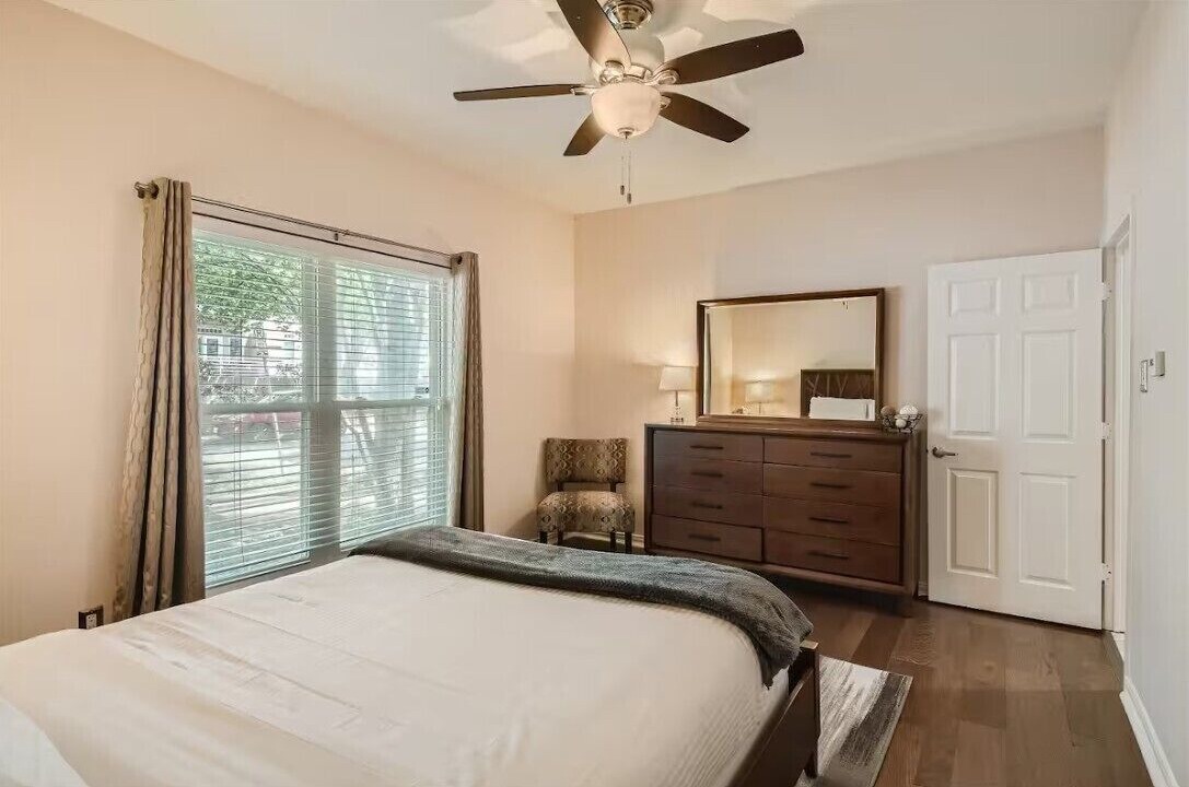 Photo of Bedroom in Oak Lawn