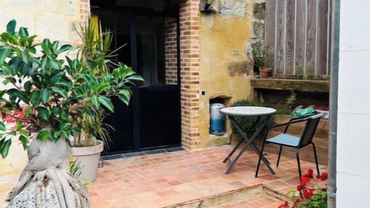 Photo of Patio Balcony in Chenehutte-Treves-Cunault