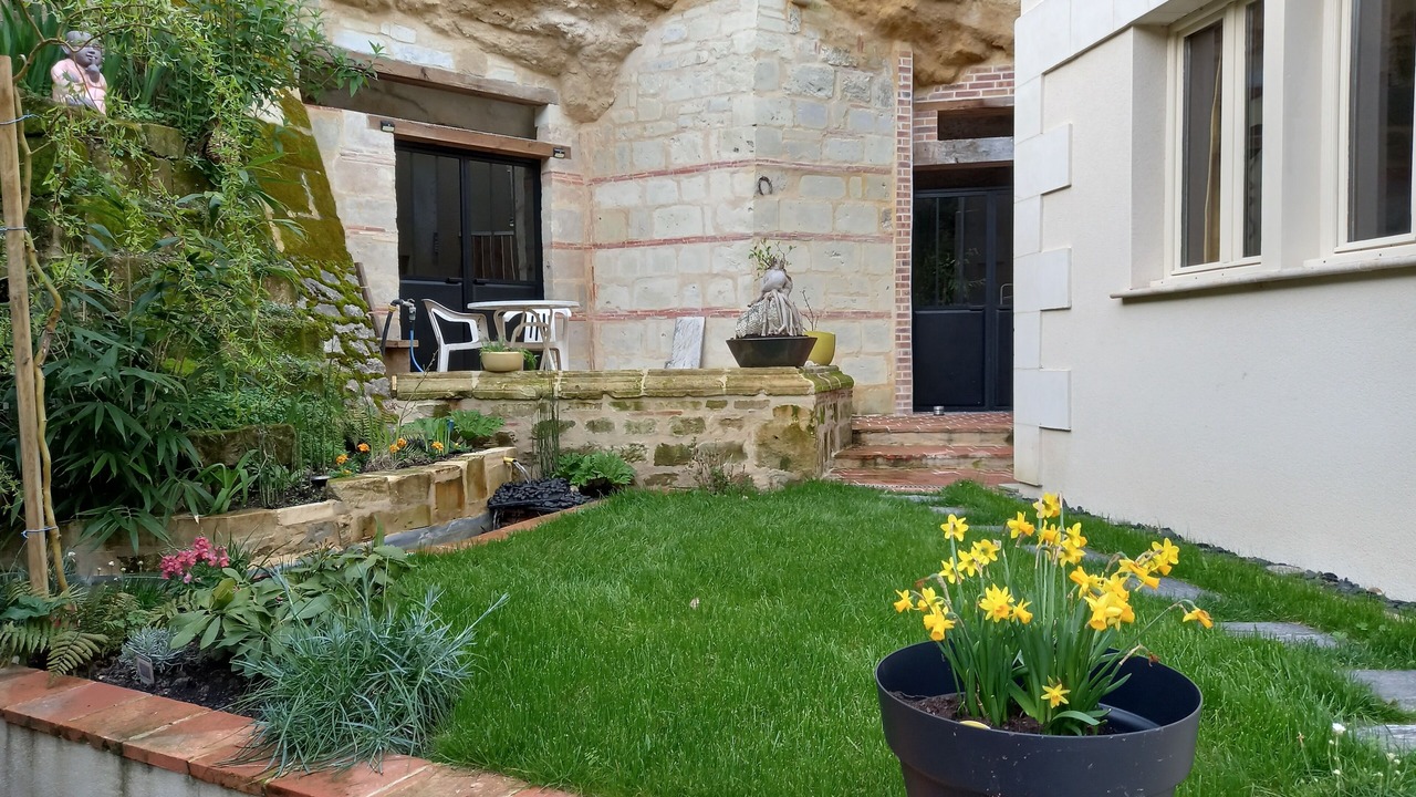 Photo of Patio Balcony in Chenehutte-Treves-Cunault