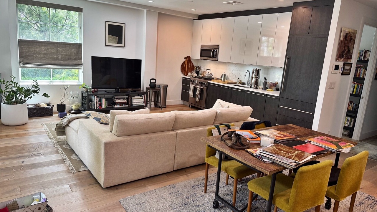 Photo of Livingroom in Red Hook