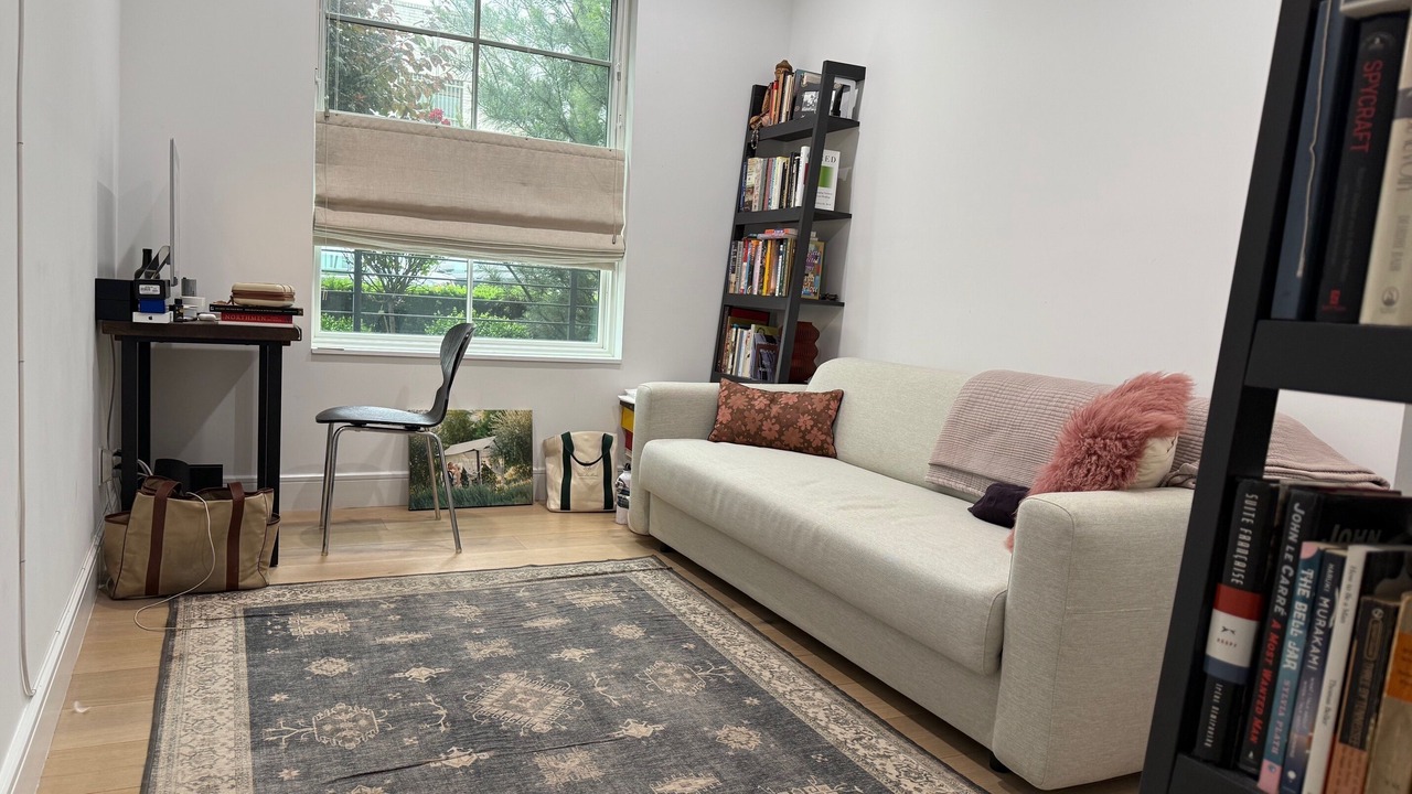 Photo of Livingroom in Red Hook