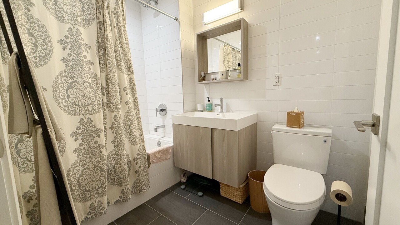 Photo of Bathroom in Red Hook