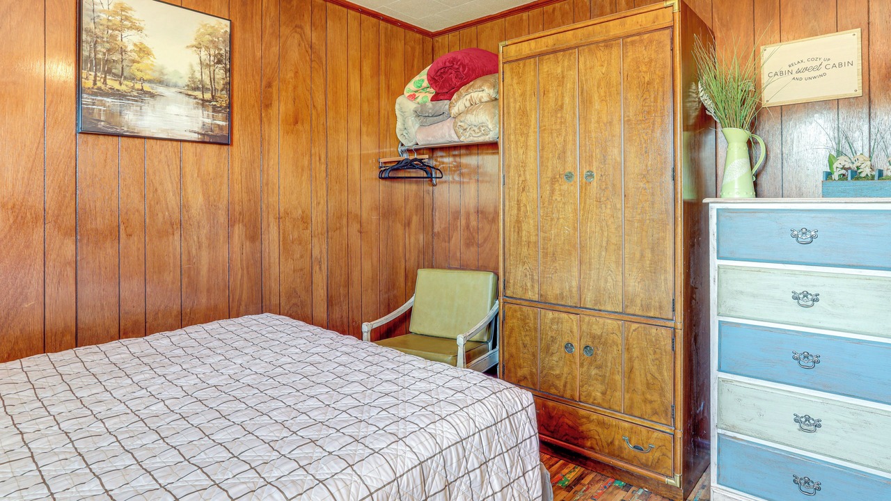 Photo of Bedroom in Greers Ferry