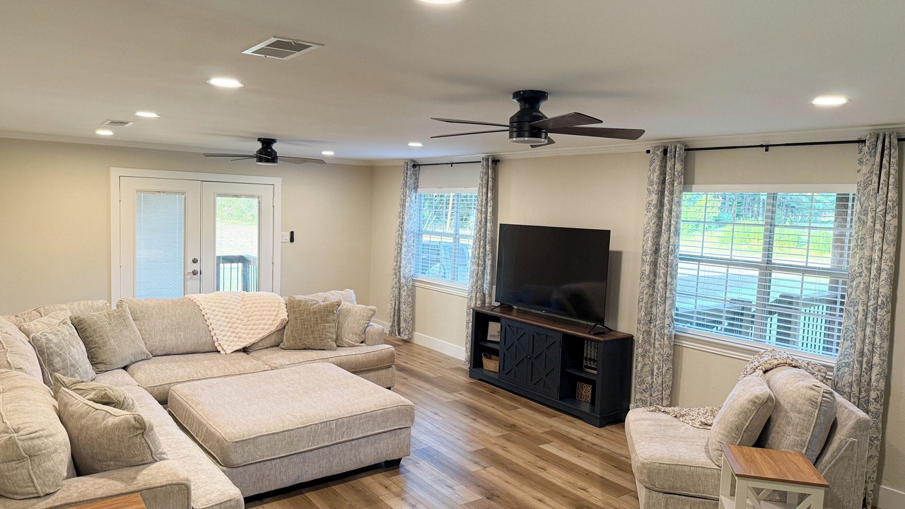 Photo of Livingroom in Larue