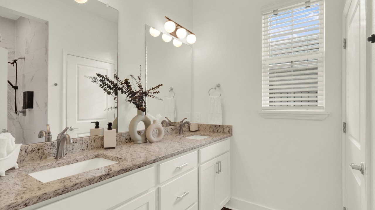 Photo of Bathroom in Holden-Paramore