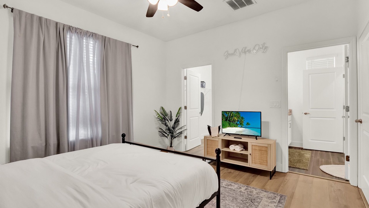 Photo of Bedroom in Holden-Paramore