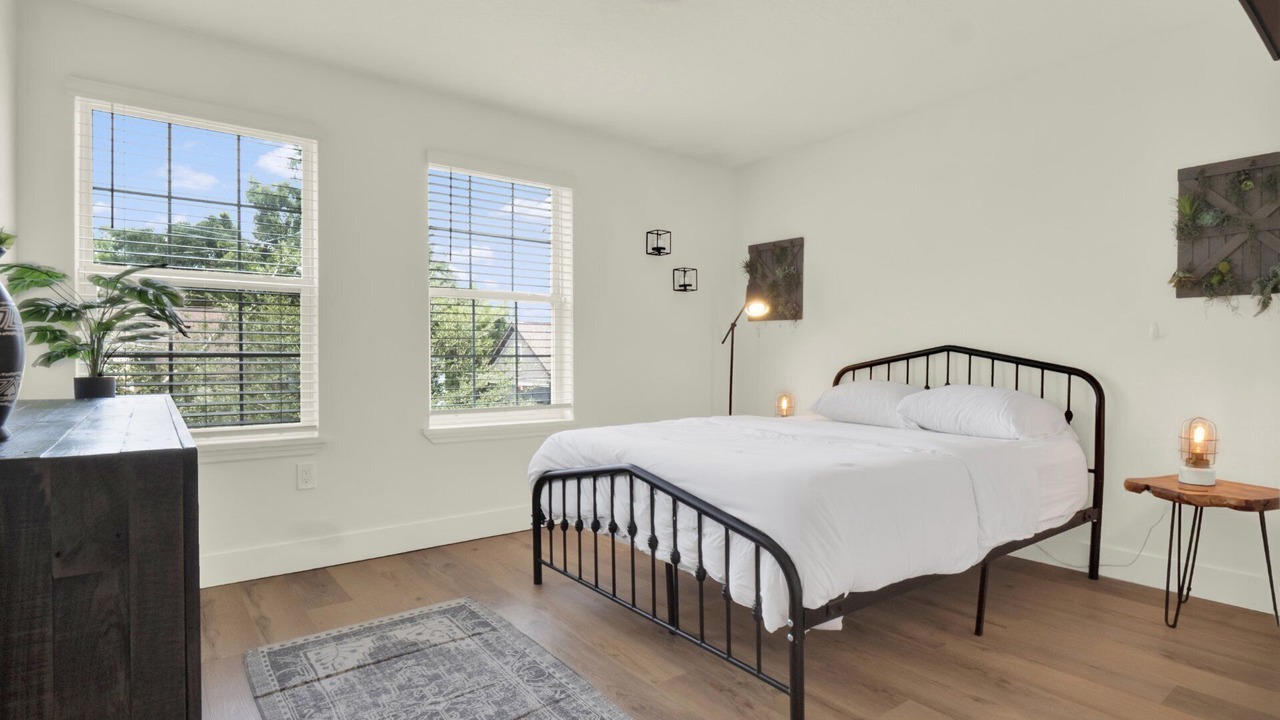 Photo of Bedroom in Holden-Paramore