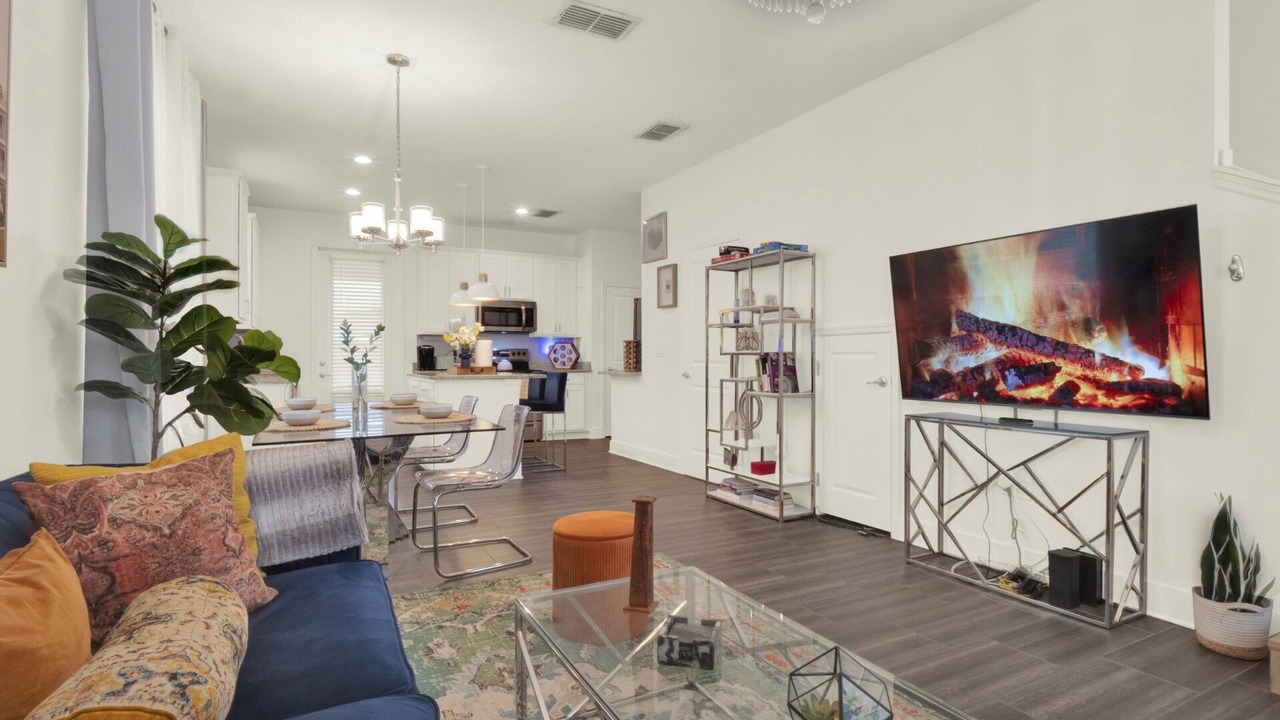 Photo of Livingroom in Holden-Paramore