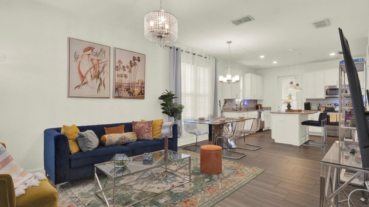 Photo of Livingroom in Holden-Paramore