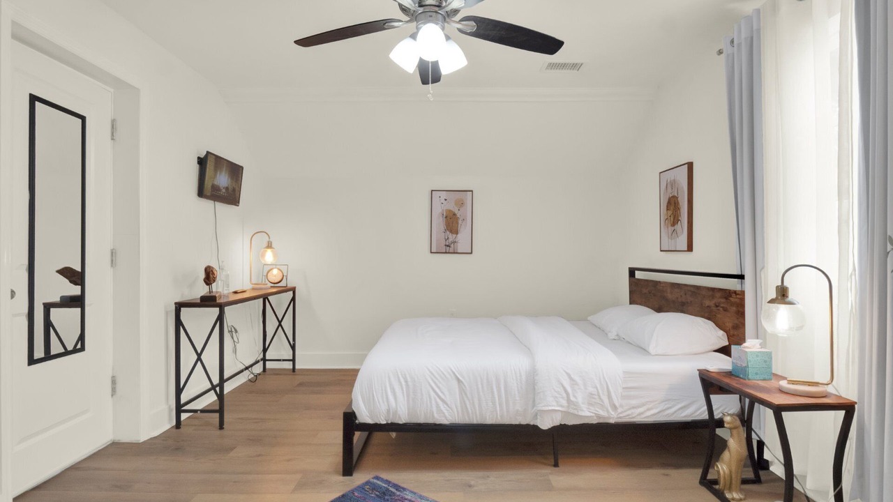 Photo of Bedroom in Holden-Paramore