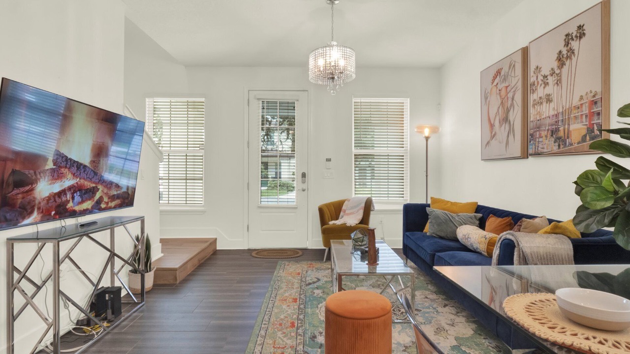 Photo of Livingroom in Holden-Paramore