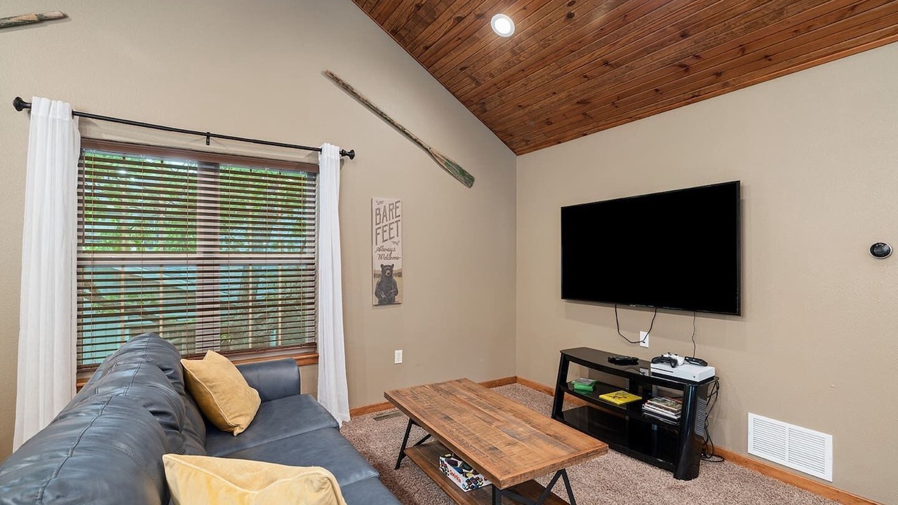 Photo of Livingroom in Hollister