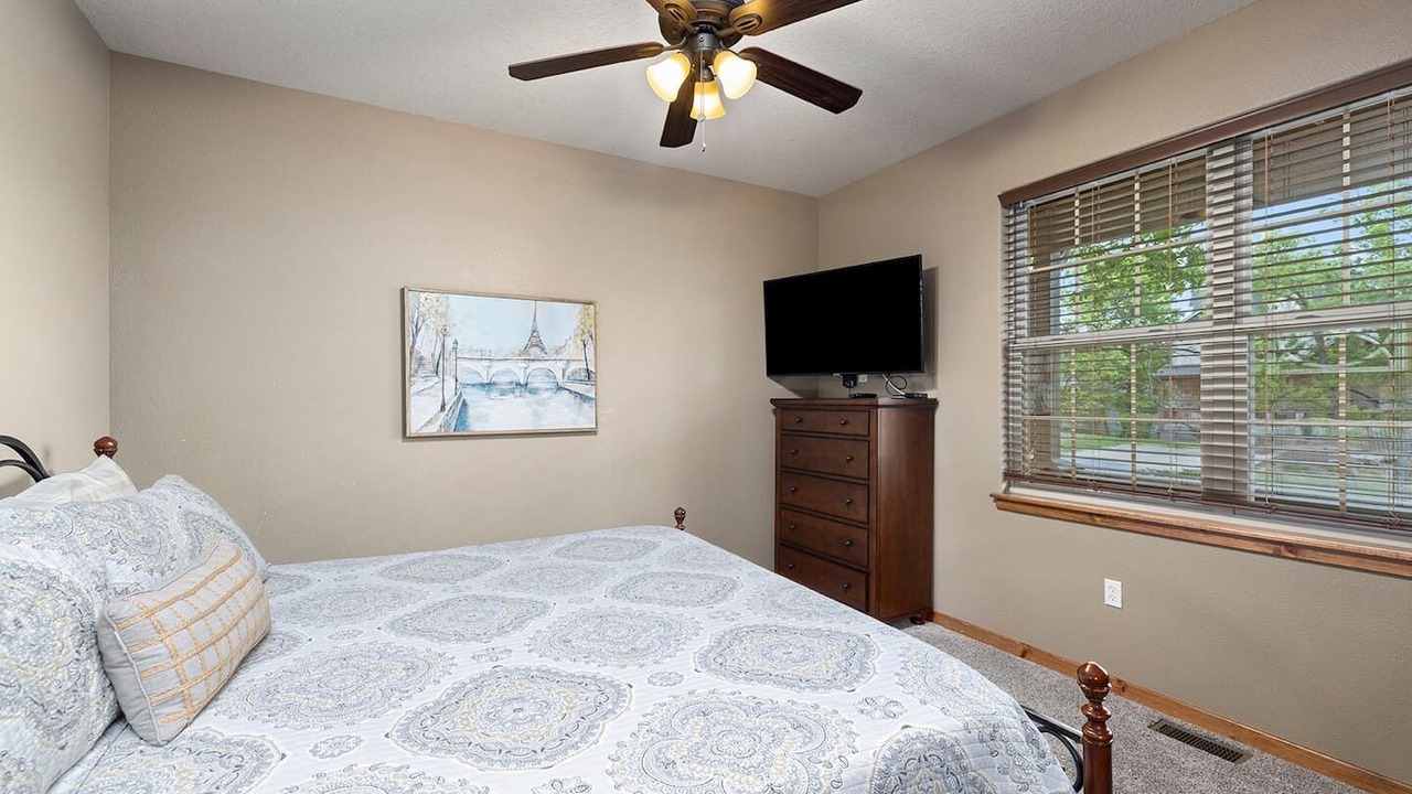 Photo of Bedroom in Hollister