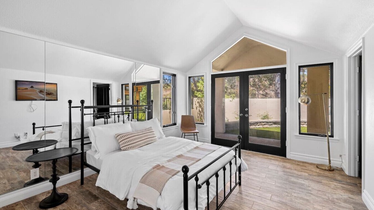 Photo of Bedroom in Lake Hodges