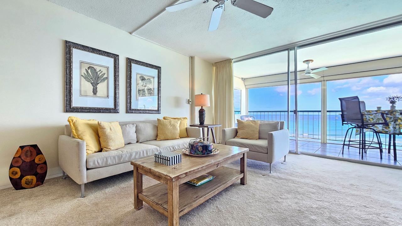 Photo of Livingroom in Diamond Head - Kapahulu - St. Louis