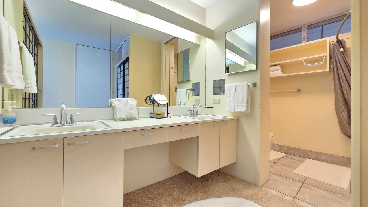 Photo of Bathroom in Diamond Head - Kapahulu - St. Louis