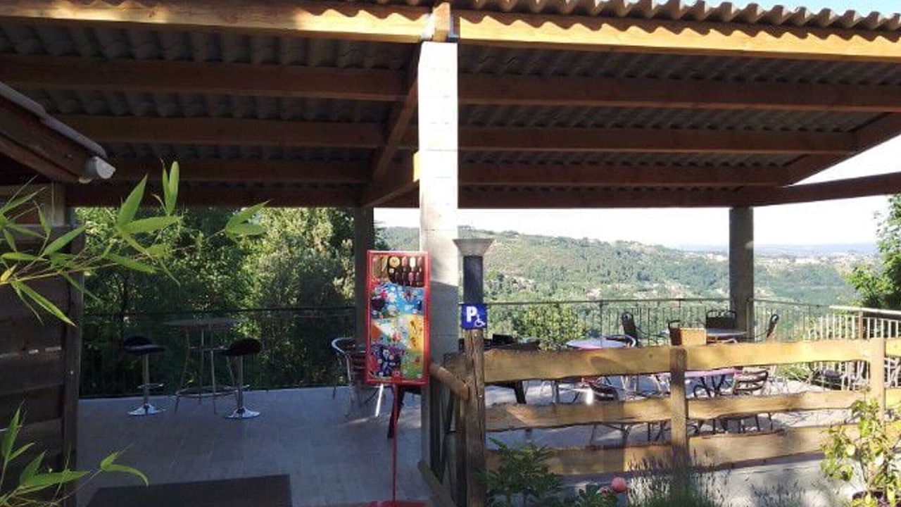 Photo of Outdoor in Ribes