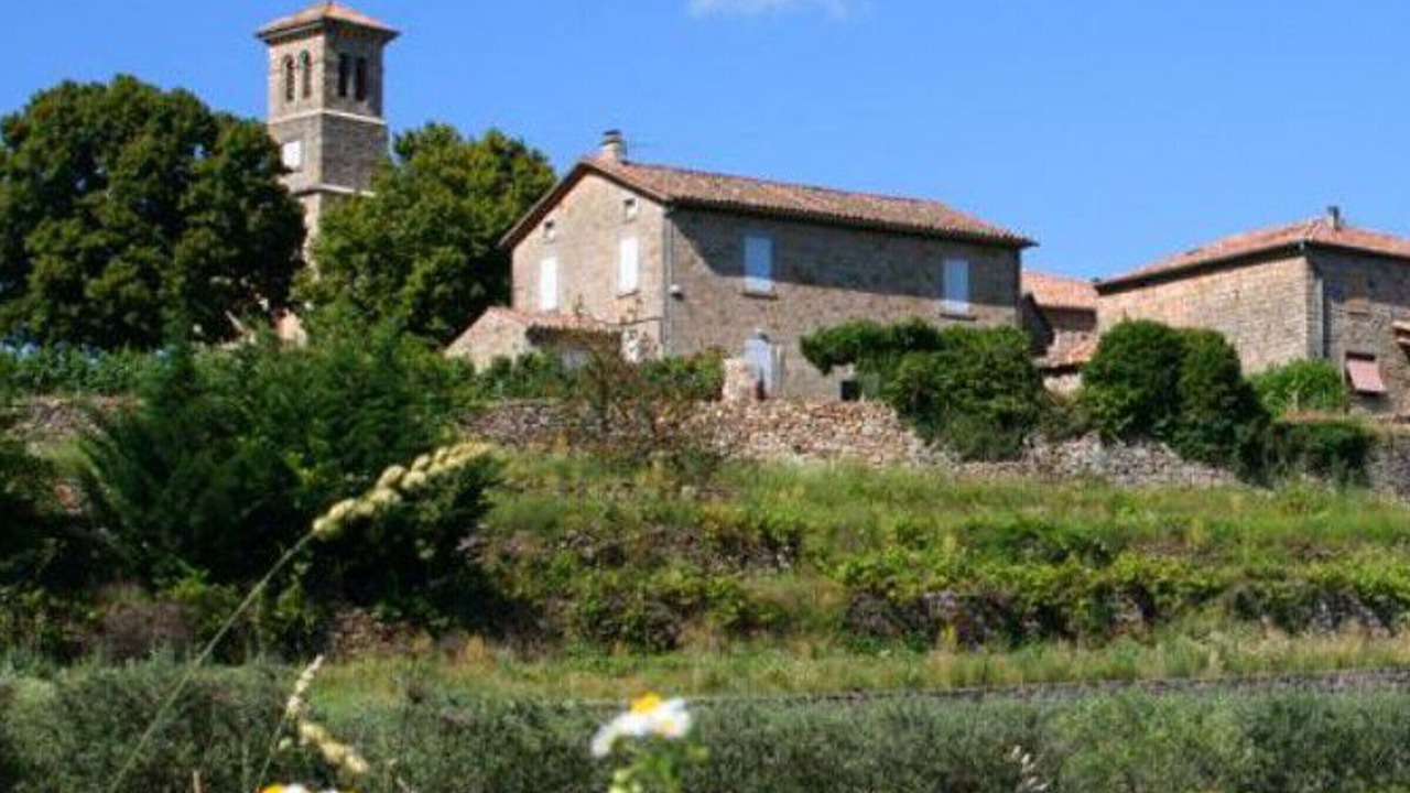 Photo of Outdoor in Ribes