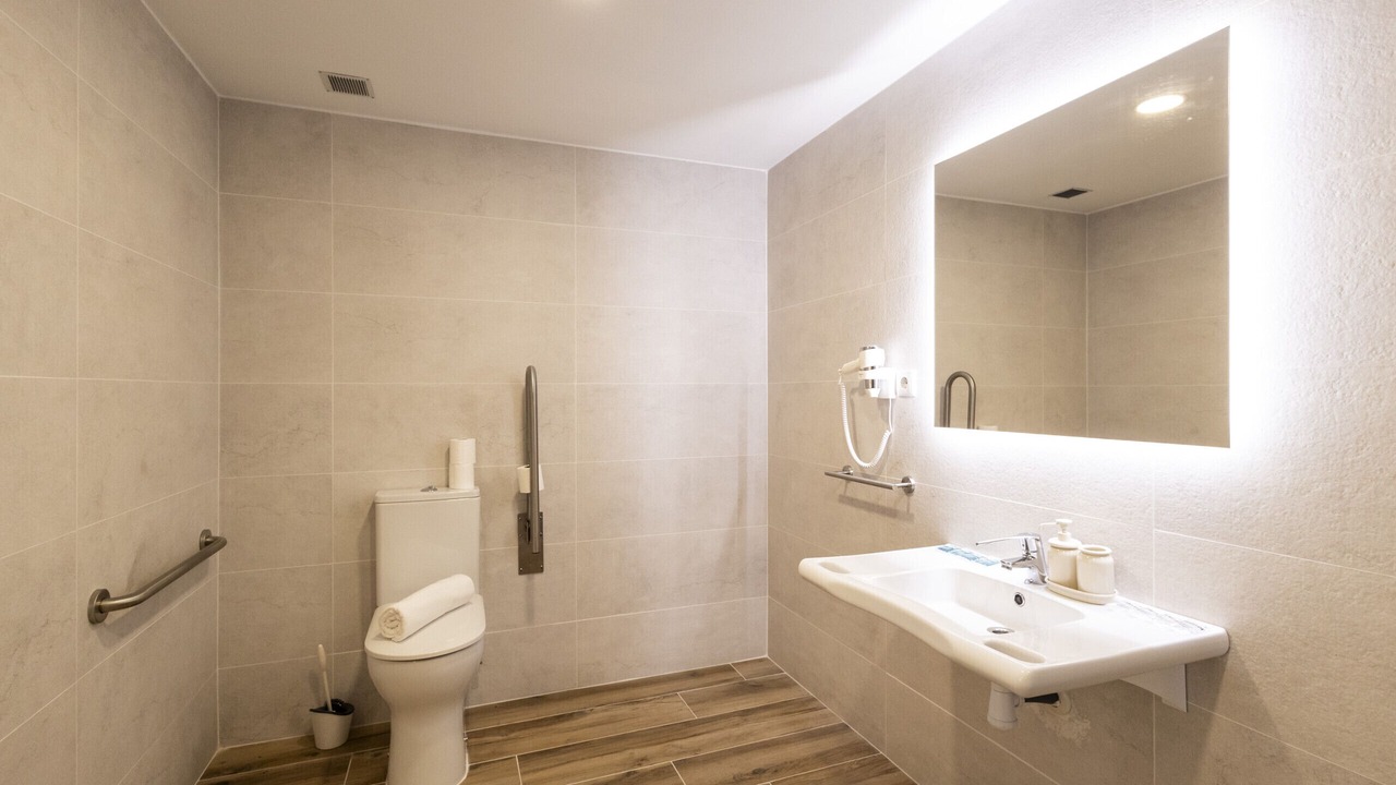 Photo of Bathroom in Benicalap