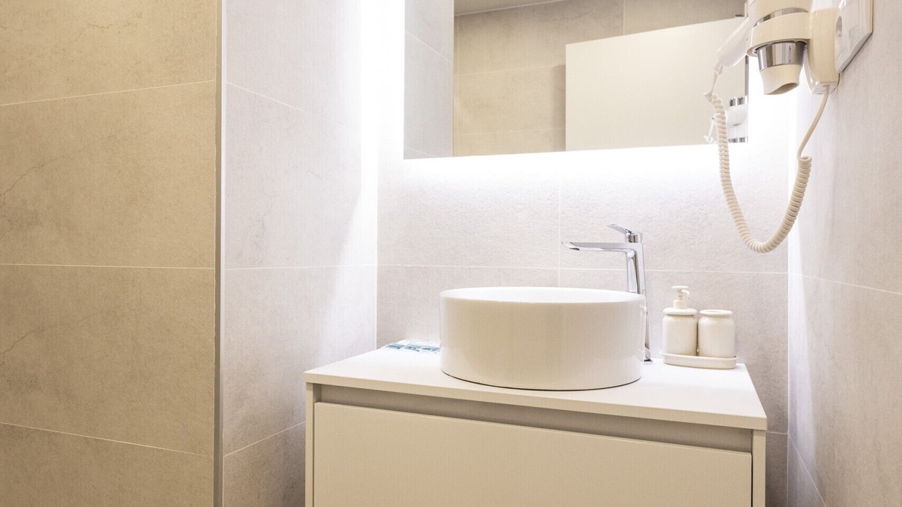 Photo of Bathroom in Benicalap