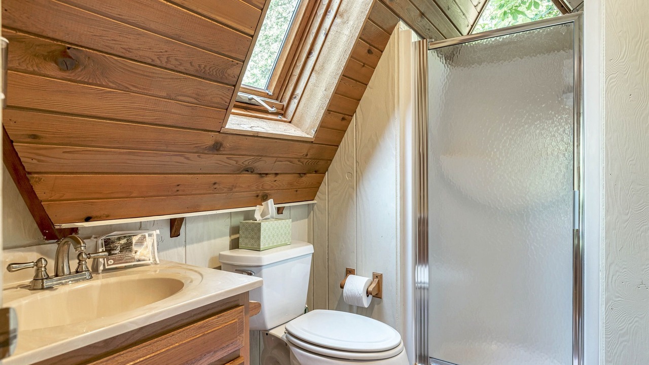 Photo of Bathroom in Innsbrook