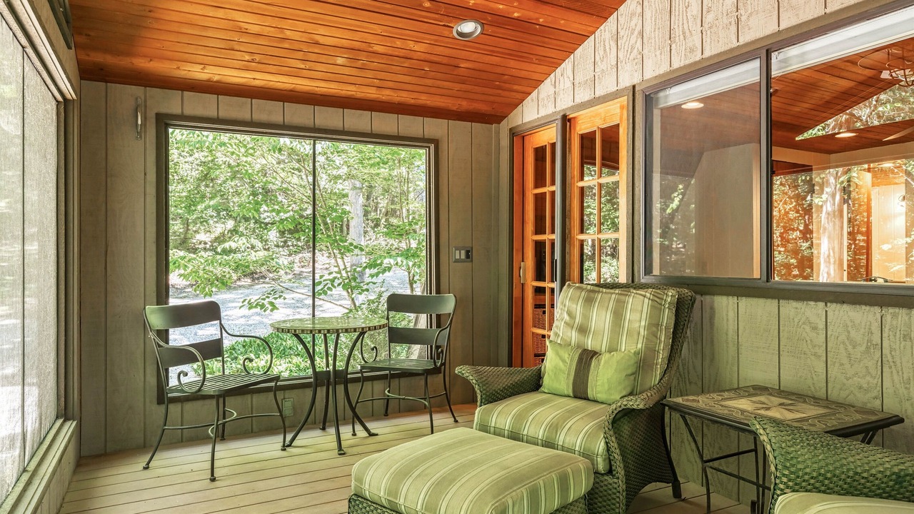 Photo of Bedroom in Innsbrook