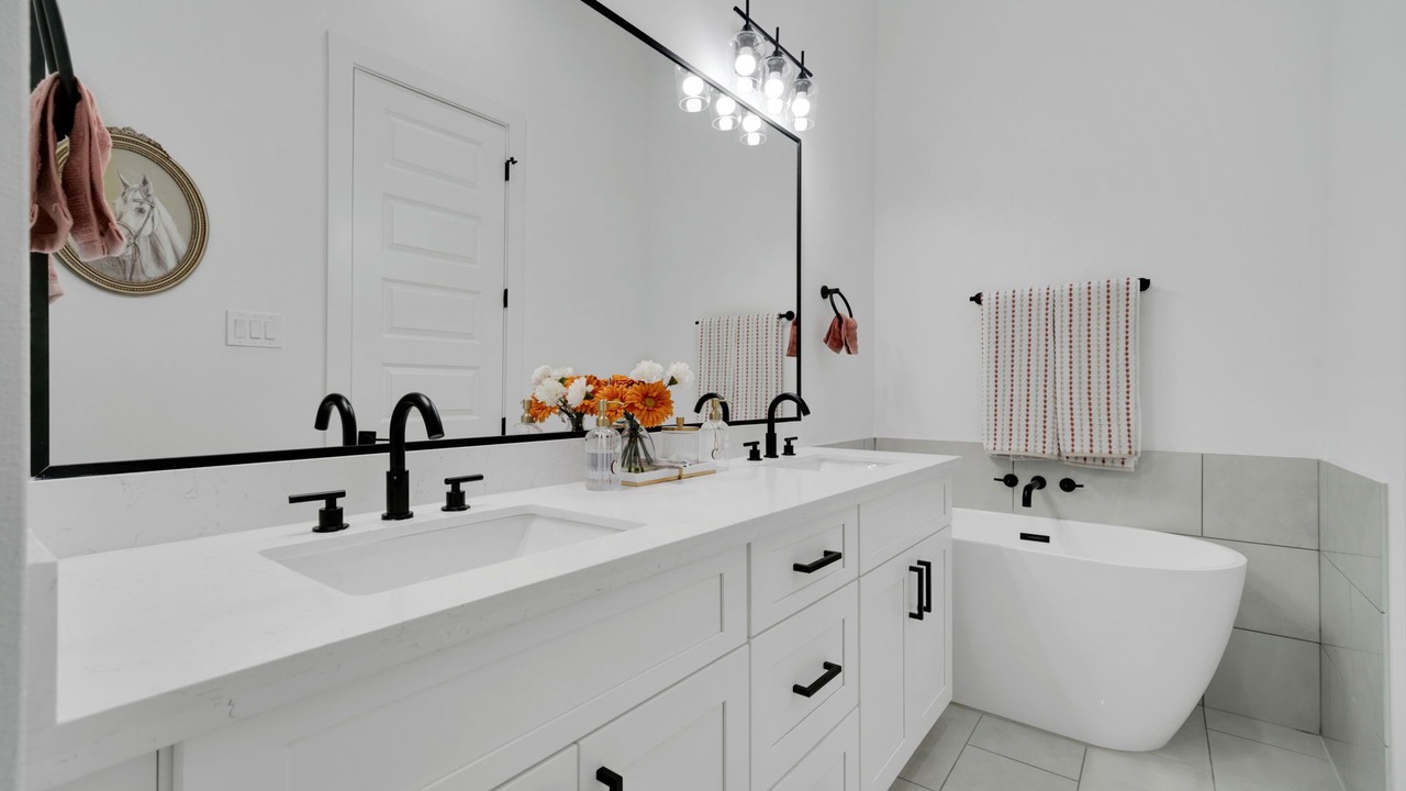 Photo of Bathroom in Foster Place