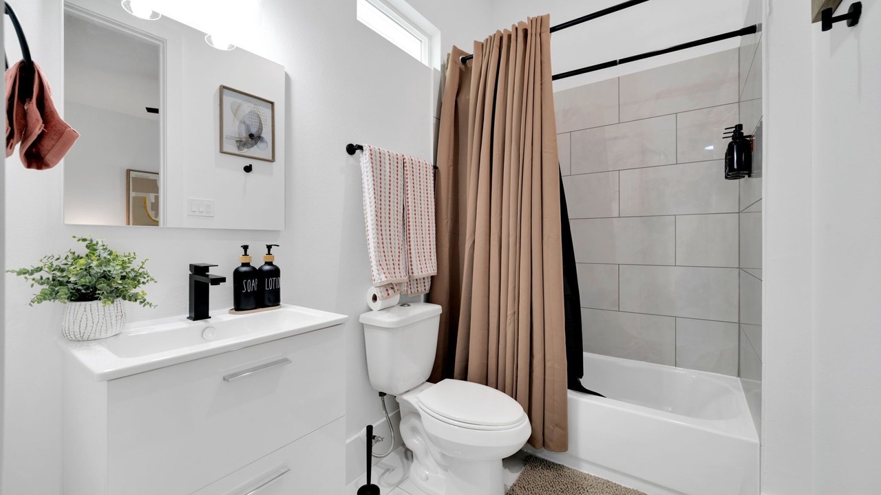 Photo of Bathroom in Foster Place