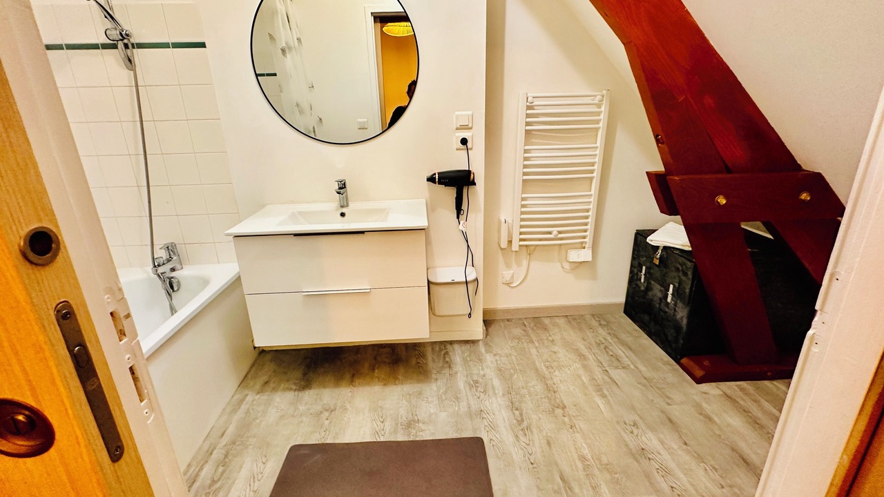 Photo of Bathroom in Chinon