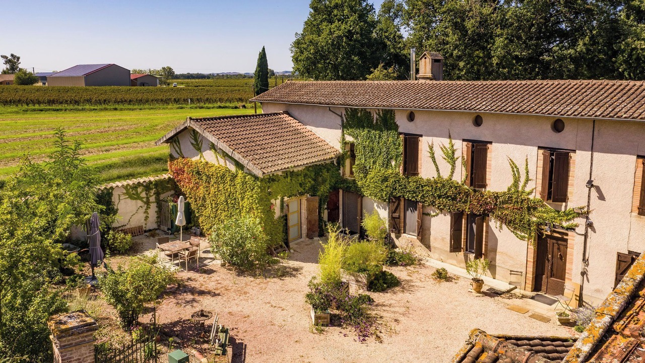 Photo of Outdoor in Montans