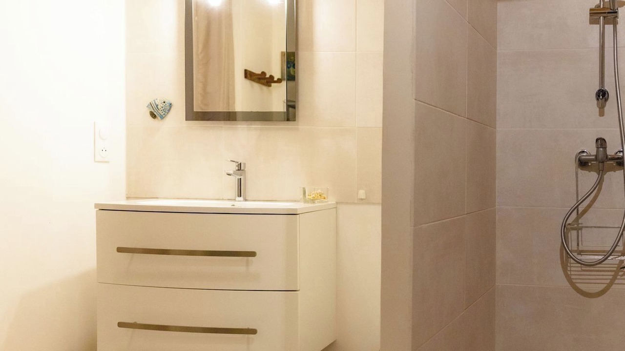 Photo of Bathroom in Montans