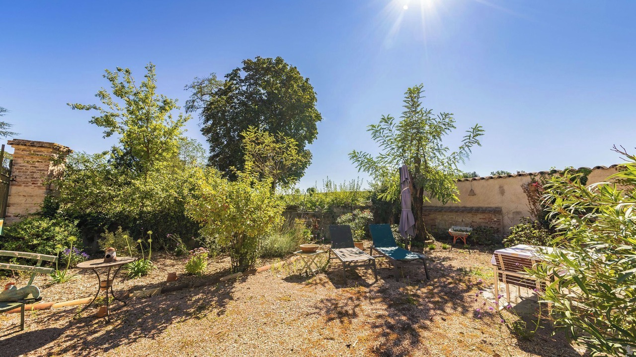 Photo of Outdoor in Montans