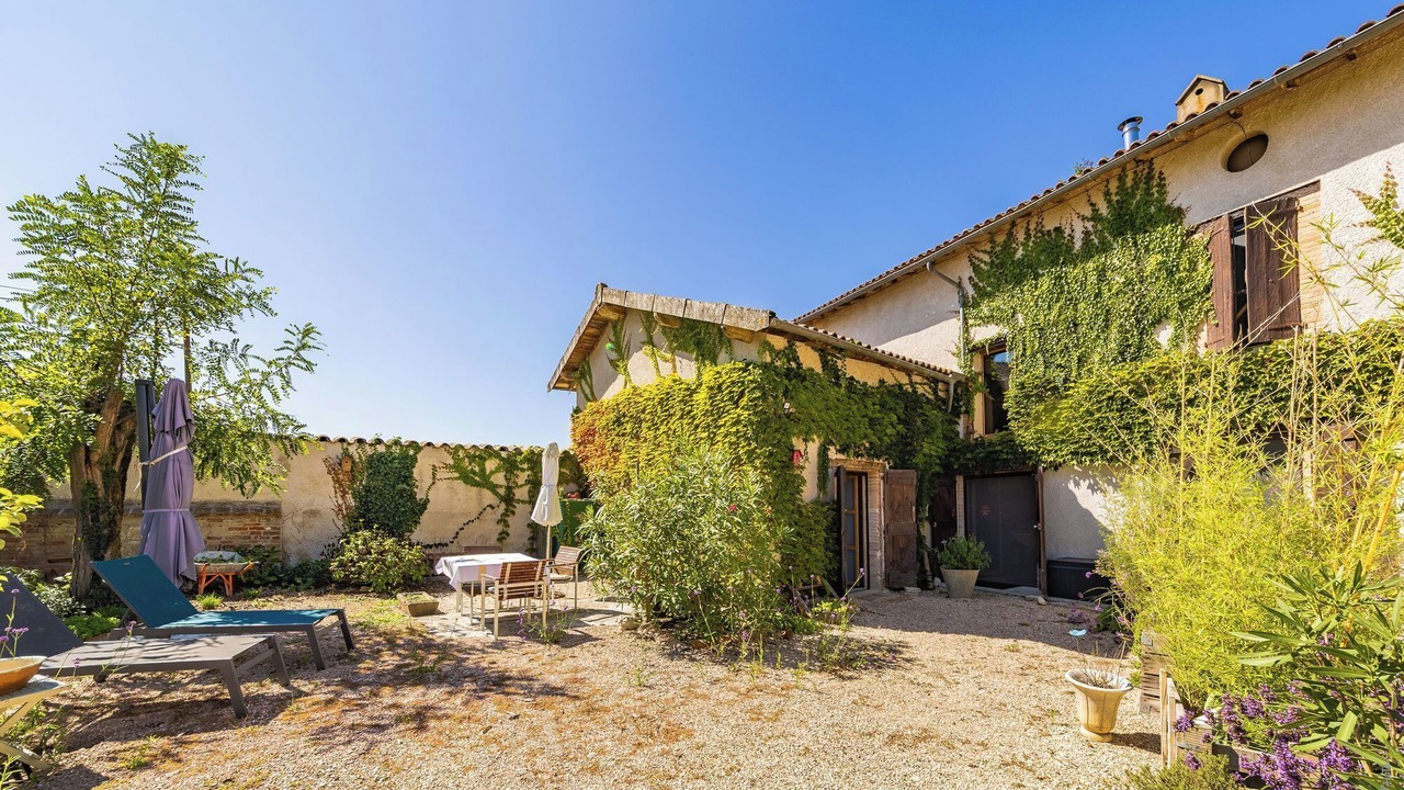 Photo of Outdoor in Montans